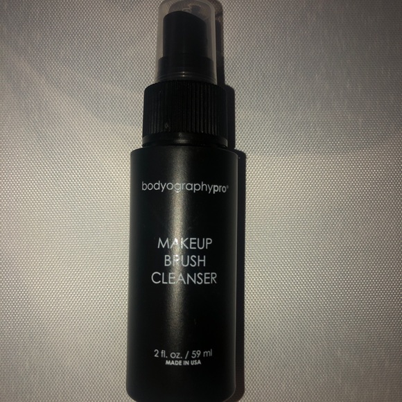 BodyographyPro Makeup Brush Cleanser - Picture 1 of 6